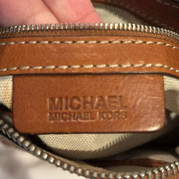 Micheal Kors handbag - Picture 3 of 4